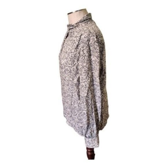 PENDLETON Women's Warranted To Be A Classic Blouse Size 14 Gray White Button - Picture 3 of 16